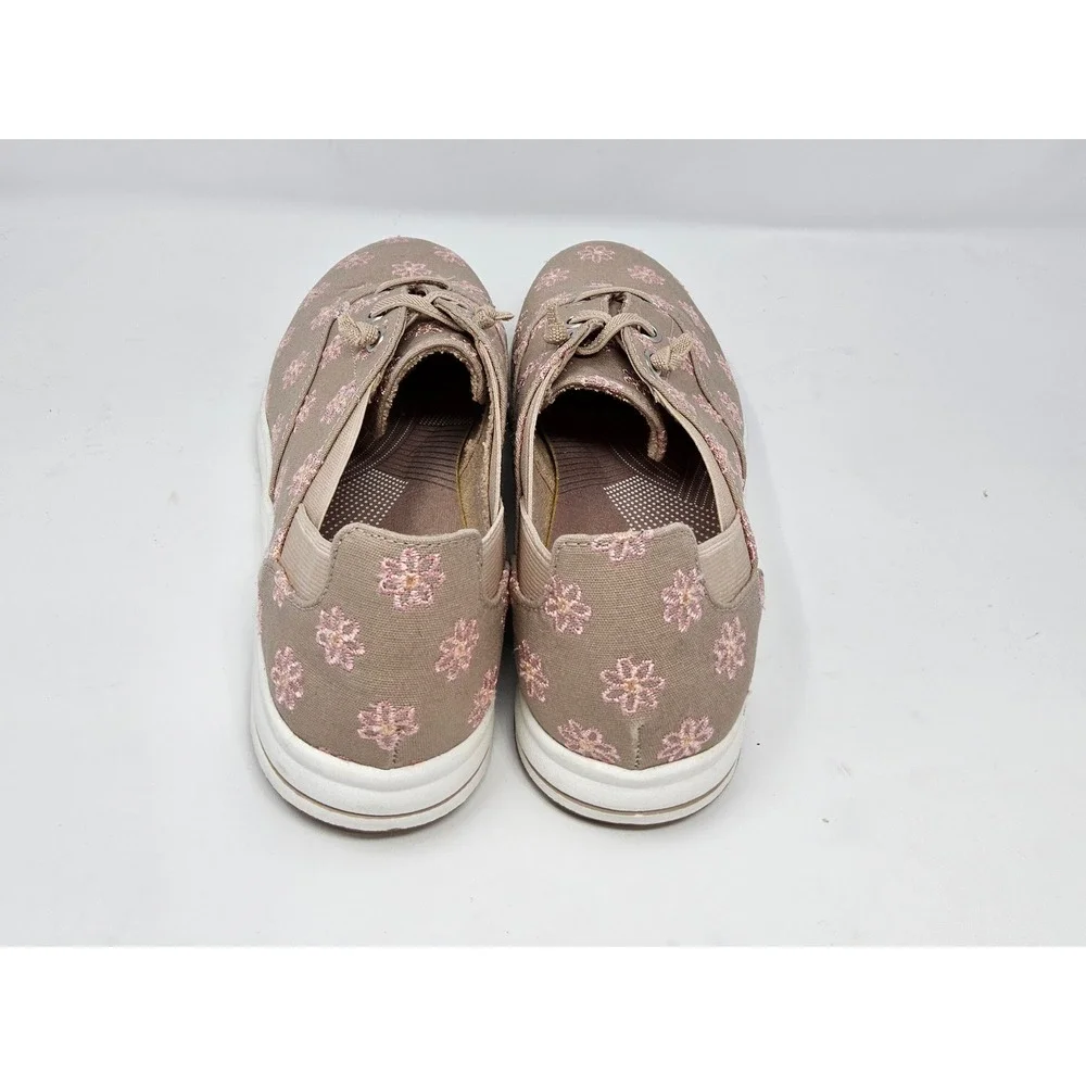 Clarks Shoes Sneaker Women 8 NEW Cloudsteppers Floral Embroidery Taupe Pink Tan